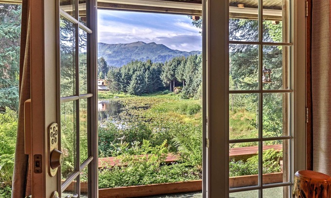 Seldovia Apartamento | ¡NUEVO! ¡Estudio aislado de Seldovia con vistas al lago y Mtn!