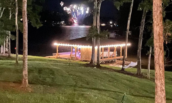 Eatonton Casa | Secluded Sinclair Lakefront Home! Fire pit, Great Swimming, NO CLEANING FEE