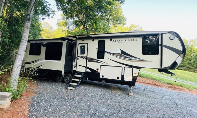 Dahlonega Casa | Secluded spot 5 miles from the historic Dahlonega square!
