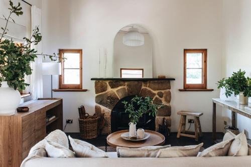 Basket Range Casa | Secluded Stone Cottage perfect for Couples Escape - Waterfalls