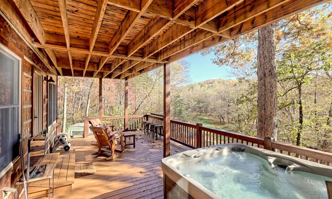 Young Harris Cabina | Secluded waterfront cabin, trout fishing, hot tub, pet friendly, game room