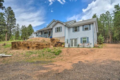 Woodland Park Casa | Secluded Woodland Park Home - Hike and Bike!