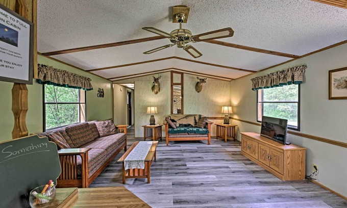 Arkdale Cabina | Secluded Woodsy Cabin: Hike, Fish, Hunt + ATV!