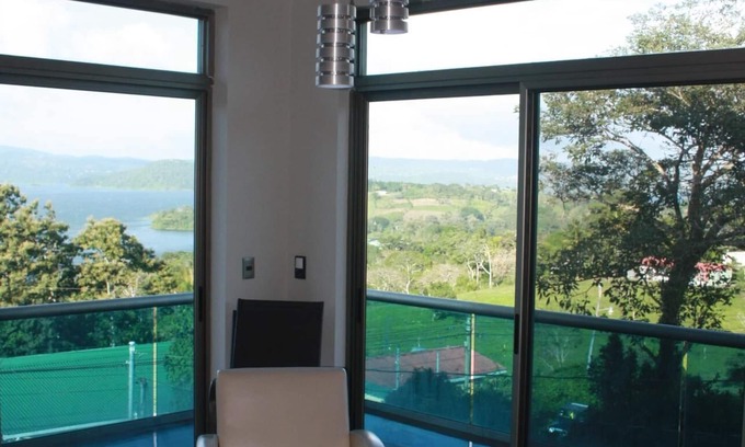 Tilarán Condominio | Segundo Nivel Condominio de lujo con Astonishing Lago Arenal Vistas