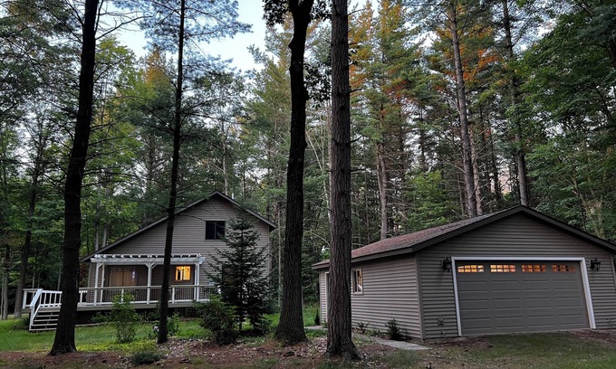 Alger Casa | Secord Lake Private Wooded Luxury Retreat