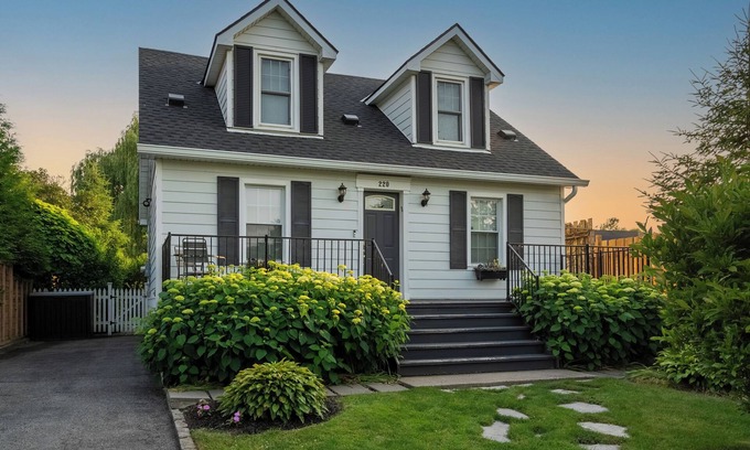 Historic Old Town Casa | Secret Garden Cottage en Old Town Niagara-on-the-Lake