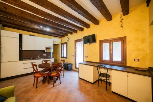 Santa Croce Apartamento | Secret Garden - comfortable and central