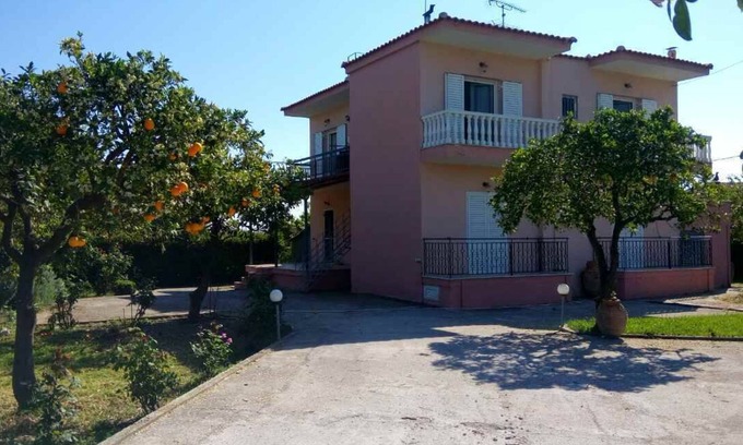 Temeni Casa | SECRET GARDEN HOUSE - UN PEQUEÑO PARAÍSO 1,5 KM DEL MAR A 3 KM DE LA CIUDAD