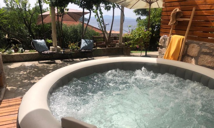 Lopud Island Casa | SECRET PARADISE-Holiday home with hot tub and BBQ