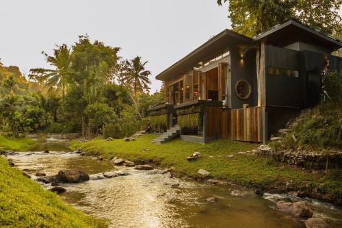 Saluang Casa | Secret Window Residency
