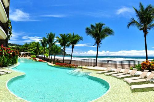 Jacó Hotel | SecretJaco - Luxury Beach Front Penthouse with Pool & Jacuzzi
