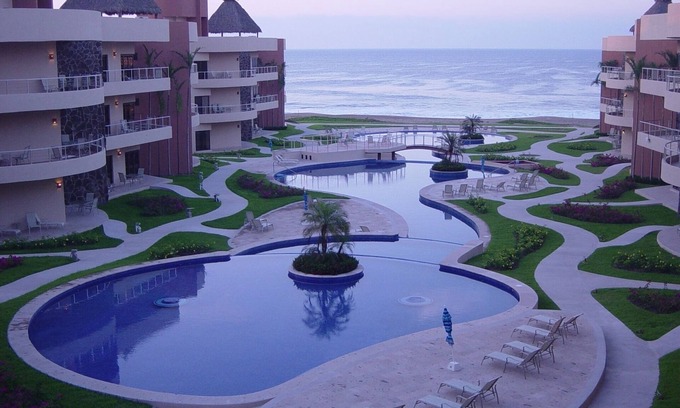 Isla Navidad Apartamento | Condominio de lujo 3Bd - Playa Coco cerca de Barra de Navidad PARKING GRATIS