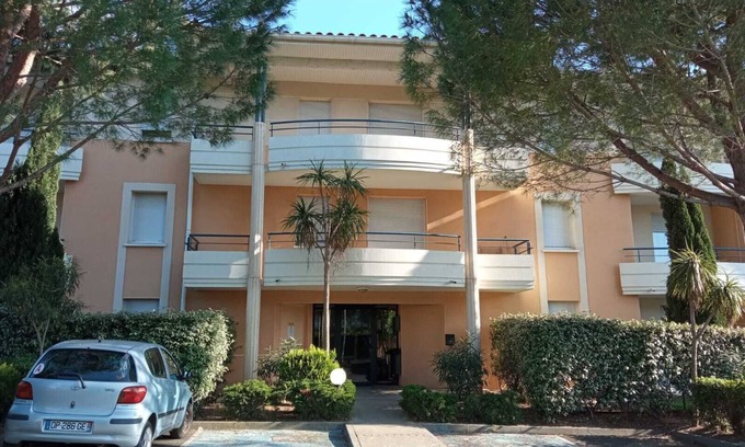 Beziers Apartamento | Secure residence with swimming pool