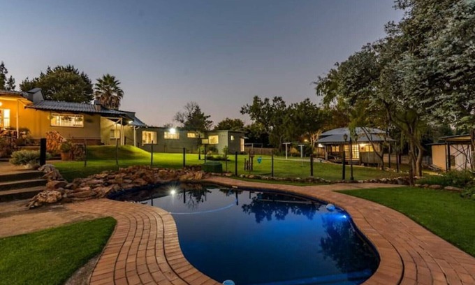 Krugersdorp Apartamento | Secure Self-Catered Apartment With Pool