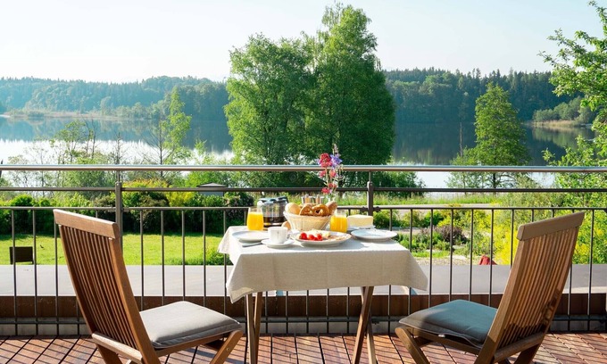 Pelham Apartamento | Lake Lodge, 54 m² de planta baja, sala de estar / dormitorio combinado