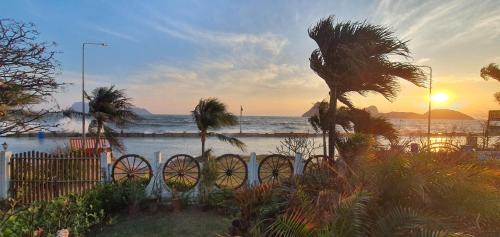 Prachuap Khiri Khan Casa | SeeSea Thai wooden house on beachfront