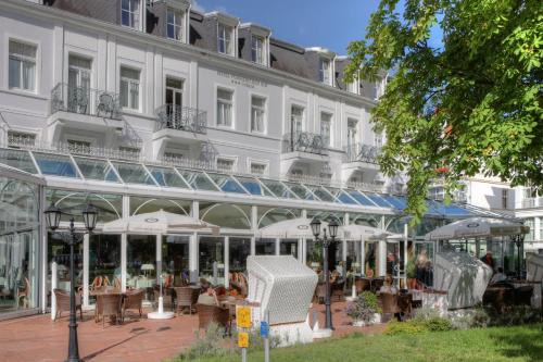 Heringsdorf Hotel | SEETELHOTEL Pommerscher Hof das Wellnesshotel im Herzen der Kaiserbäder mit direktem Zugang zur Wellnessoase Shehrazade