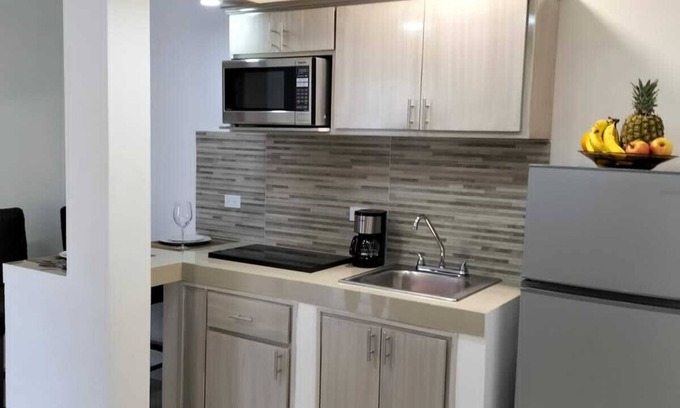 Esterito Apartamento | Seguro cómodo bonito bien comunicado apartamento 3cuadras del malecón de La Paz