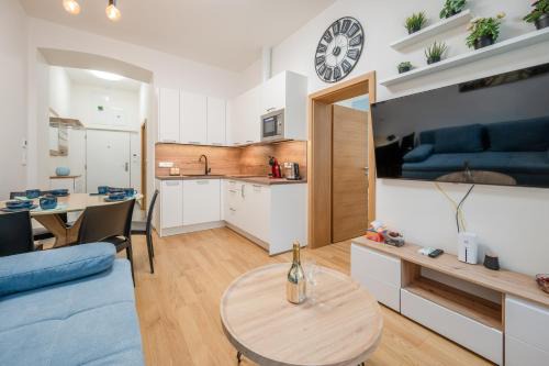 Zizkov Apartamento | Seifertova Apartments by Willstay
