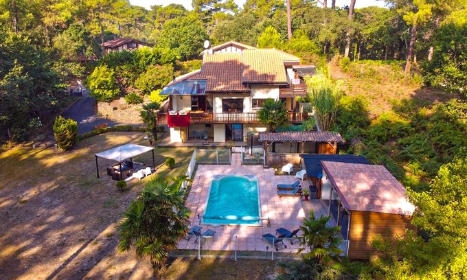 Le Penon Villa | Tranquilidad en el bosque: ¡escapa de tu loca vida y relájate!