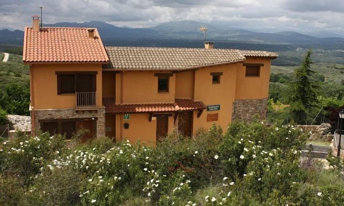 Berzosa del Lozoya Cabaña | Casa rural (alquiler íntegro) El Esguizaro para 4 personas