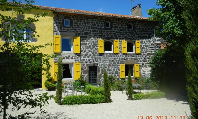 Bains Casa | Casa rural en el pueblo a 10 kms de PUY EN VELAY