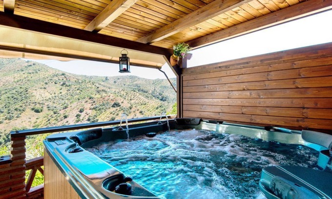 Totalan Cabaña | Escapada parejas con sesiones relax privadas incluidas con Jacuzzi-Spa y sauna.
