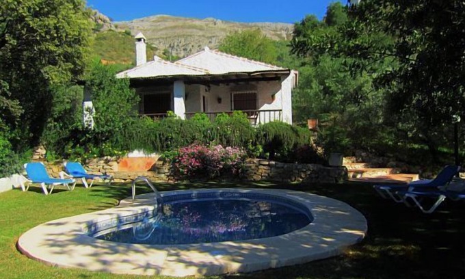 Alora Cabaña | Casa rural (alquiler íntegro) El Chorro Villas para 4 personas