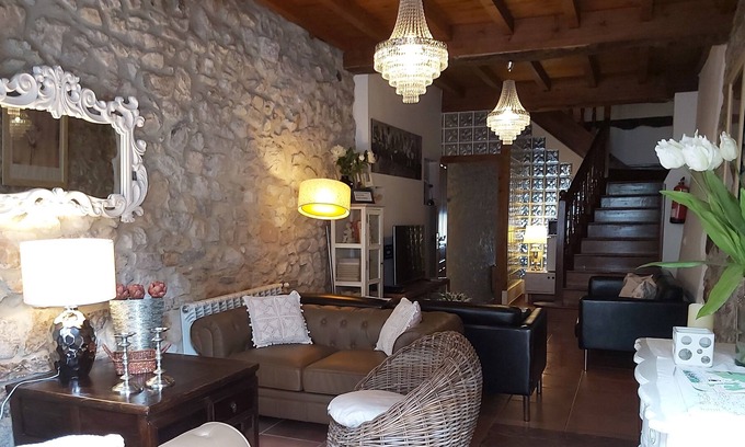 Cue Cabaña | Casa rural de alquiler íntegro. Ideal grupos grandes. 14 plazas + 4 suplt.