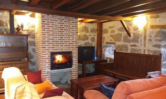 Cillán Cabaña | Casa rural (alquiler íntegro) Las Henrenes para 8 personas