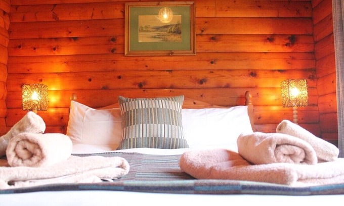 Duirinish Cabina | Self-Catering log cabin near Plockton and the Isle of Skye secluded, well equipped and dog friendly.