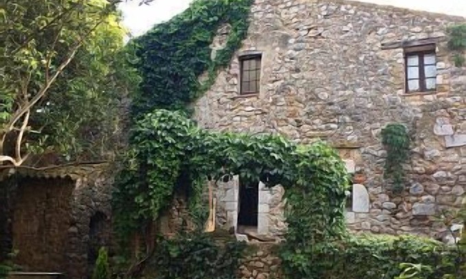 Vilanant Cabaña | Preciosa masia con jardín y piscina para 16 personas, ideal familias y amigos