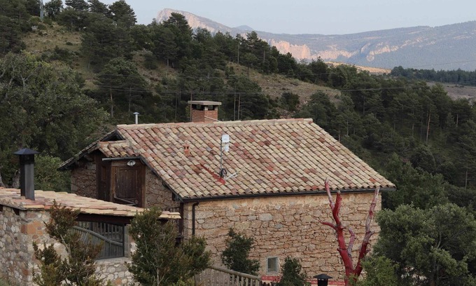 Oden Casa | Pubilló 1: Masía para 6 pax con piscina cubierta climatizada comunitaria