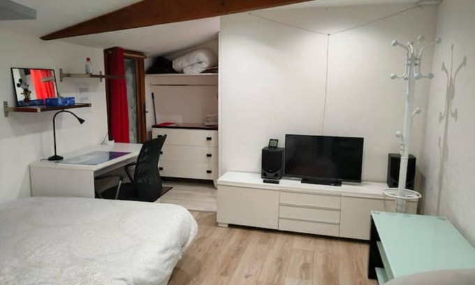 Saint-Illiers-la-Ville Apartamento | Self-contained studio in the heart of the Yvelines