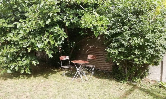 Vulaines-sur-Seine Apartamento | Self-contained studio with garden near Fontainbleau