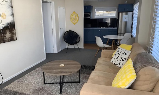 Auckland Apartamento | Self contained flat, 5 minutes drive to the beach.