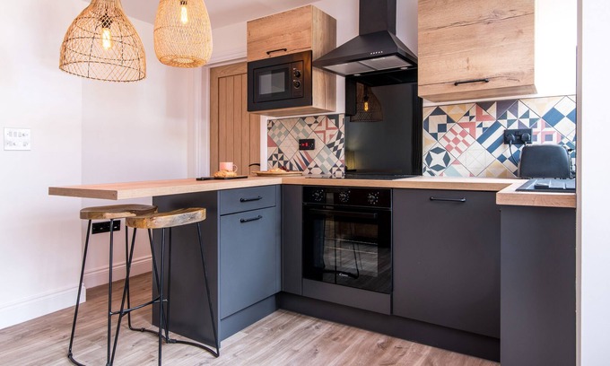 Rugby Apartamento | Self contained, Full Ibiza inspired Apartment (2 Bedrooms)