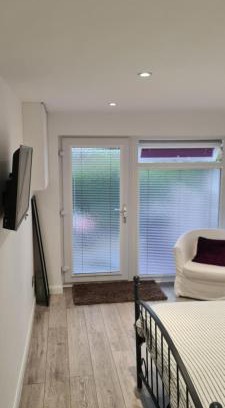Saltdean Casa | Self contained room with ensuite and kitchenette and wifi