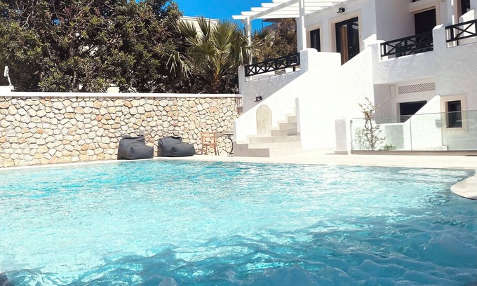 Perissa Hotel | Sellada Beach