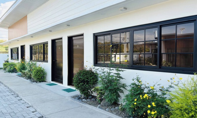 Bacnotan Hotel | Selline Bed And Breakfast