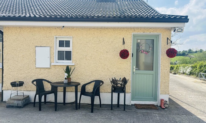 Cavan Apartamento | Semi-Detached Old Style One Bedroom Apartment