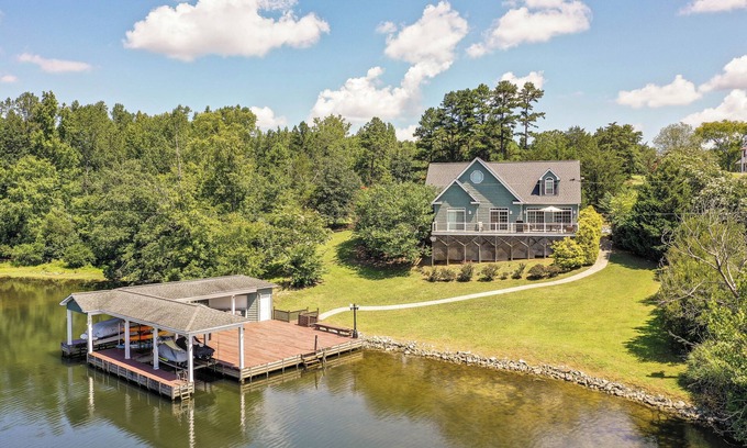 Semora Casa | Semora Vacation Rental w/ Dock on Hyco Lake!