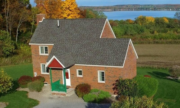 Geneva Casa | Seneca Cottage [Bella Vista Cottages] , Bella Vista Cottages