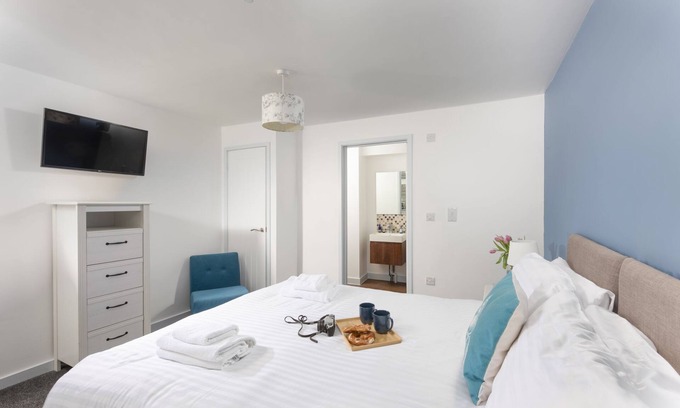 St Just Hotel | Sennen, B&B - a hotel room that sleeps 2 guests in 1 bedroom