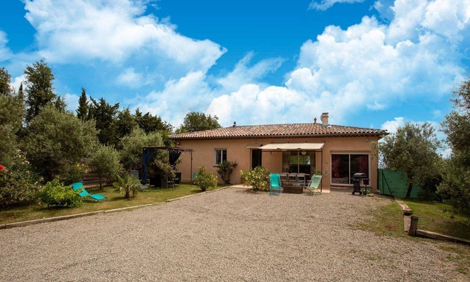 Montmeyan Villa | Sensacional casa de vacaciones con piscina