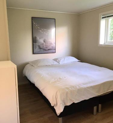 Haugesund Apartamento | Sentrumsnær kjellerleilighet, nær sykehus og høgskole, parkering