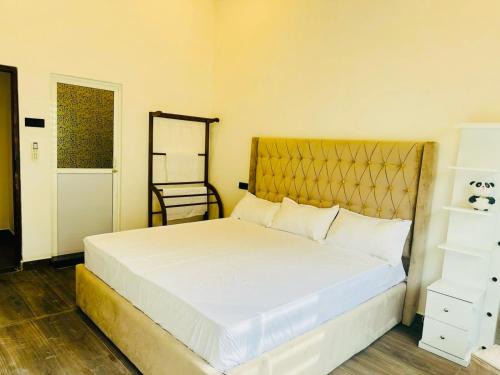 Seeduwa - Katunayake Villa | Senu lodge grand