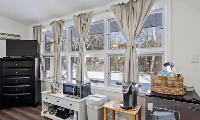 Oakhurst Apartamento | Separate Entrance-Private 2 bd/4 beds/1 full bath