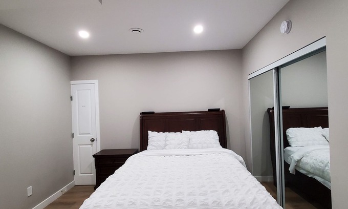 Fort Gary Casa | Separate Entrance Basement Suite