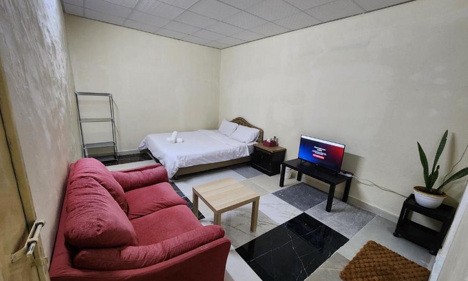 Al Ain Casa | separate entrance room